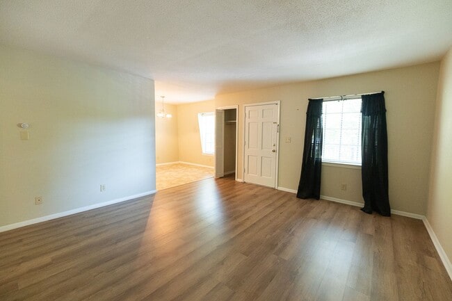 Photo - 3812 Country Club Rd
