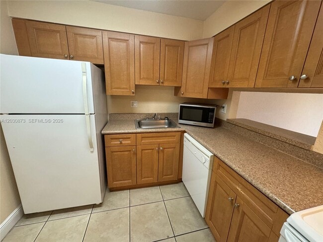 Photo - 5201 Geneva Ct Unit 308