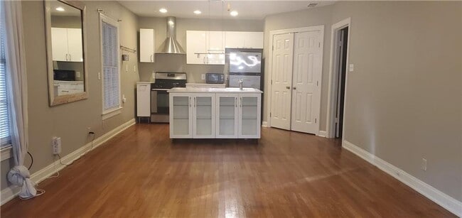 Photo - Updated 40's cottage duplex - Available February!