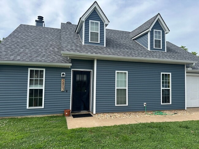 Building Photo - Available as soon as mid-August! Recently Updated 3 Bedroom, 2 Bathroom Rogers Home with All Appl...