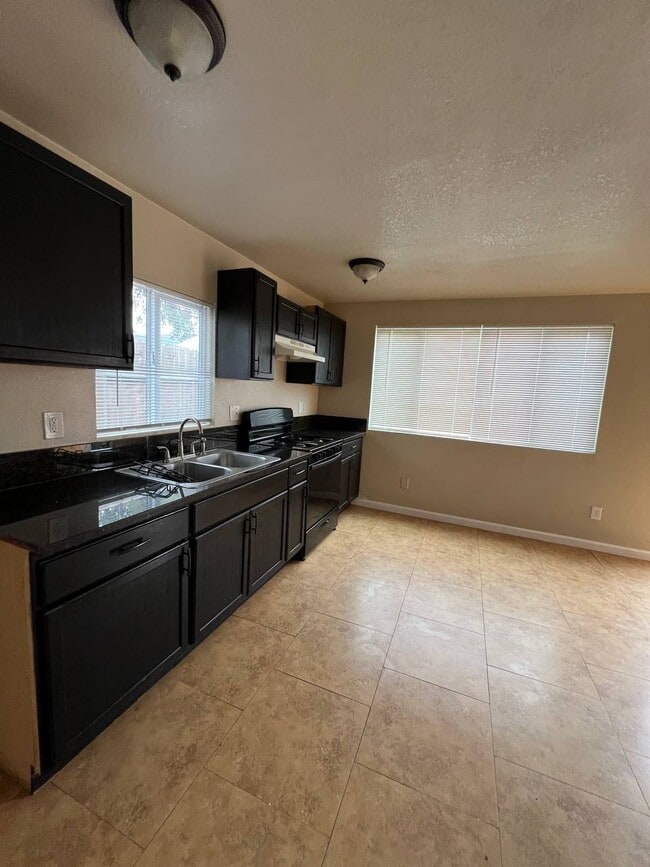 Photo - 304 N Sierra Vista Ave