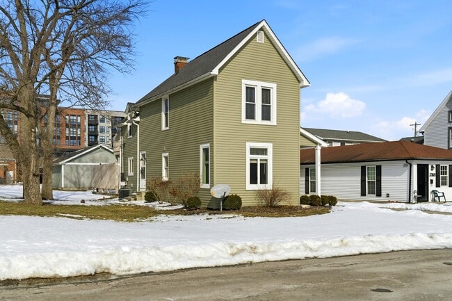 Photo - 1374 Ida Ave