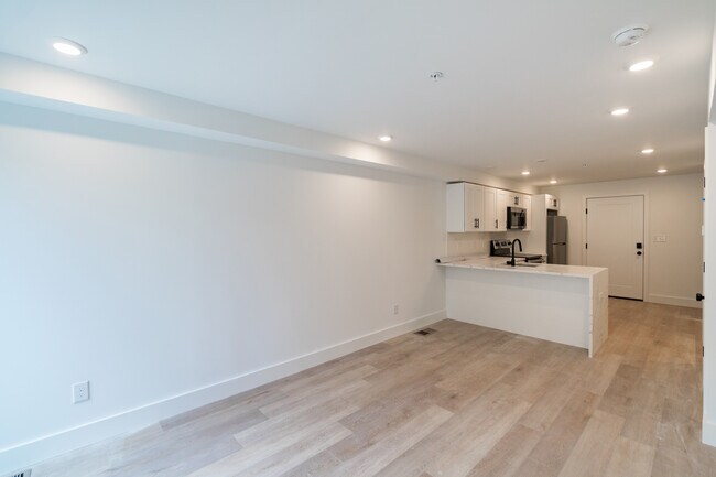 Building Photo - 36 N 40th St Unit 15 Rental
