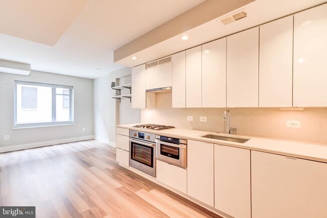 Building Photo - 1311 13th St NW Unit 103