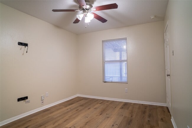 Photo - 3426 Barkers Crossing Ave