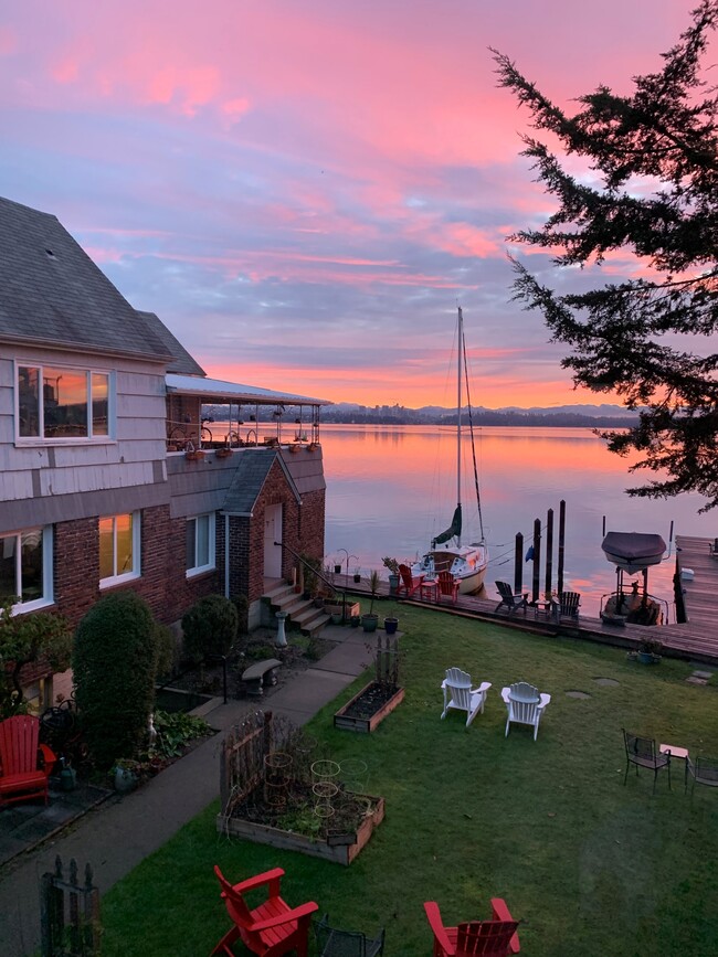 Building Photo - Beautiful Waterfront Community Rental