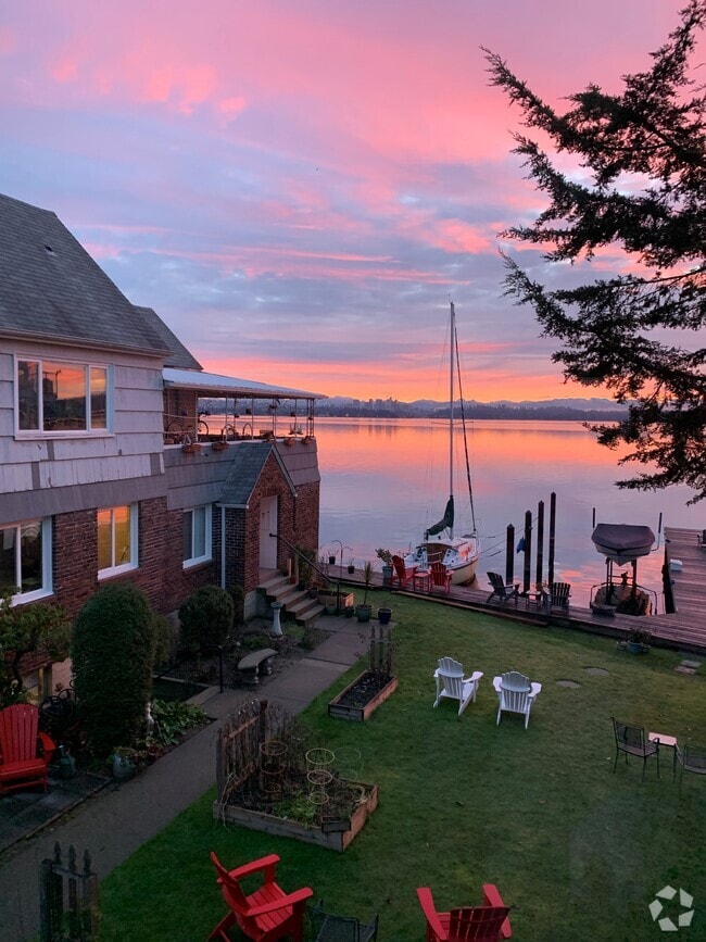 Building Photo - Beautiful Waterfront Community Rental