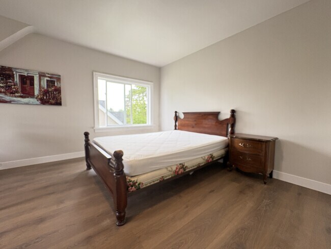 7430 Angus Dr Unit Room