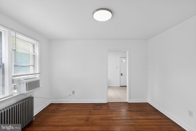 Photo - 439 E 11th Ave