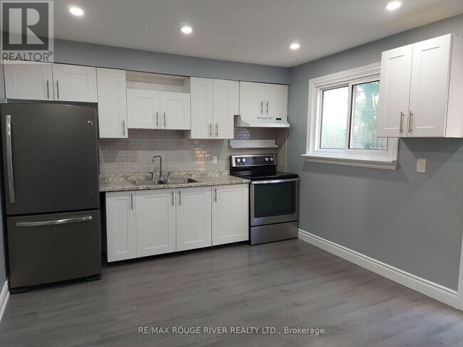 Photo - 432 Bloor St E