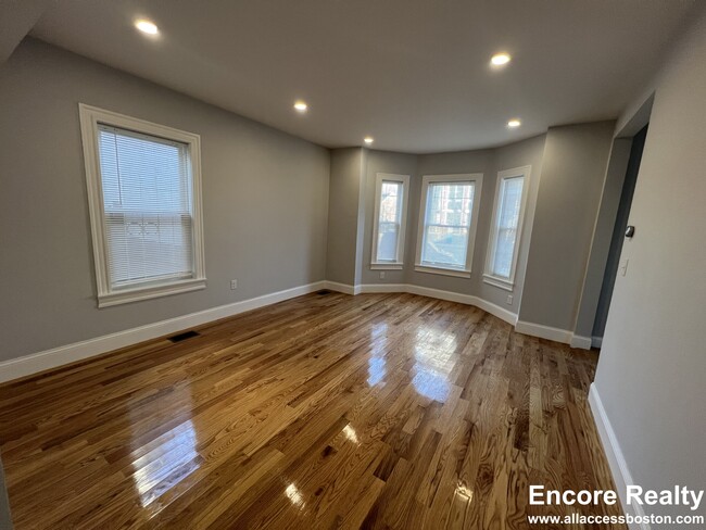 139 Oxford St