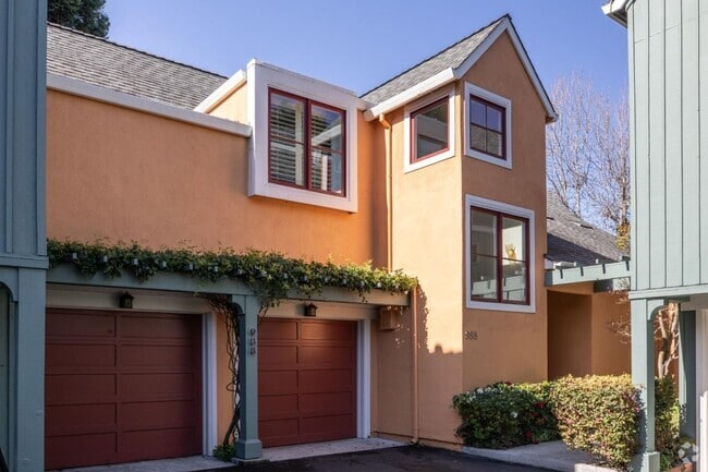 Building Photo - Stunning Menlo Park Townhome