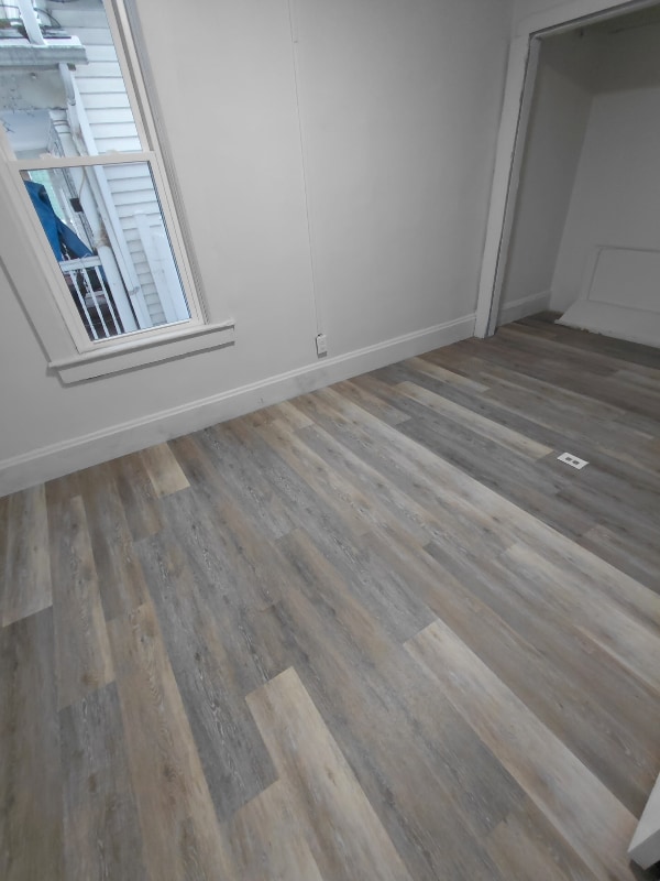 Photo - 220 Wasaon St