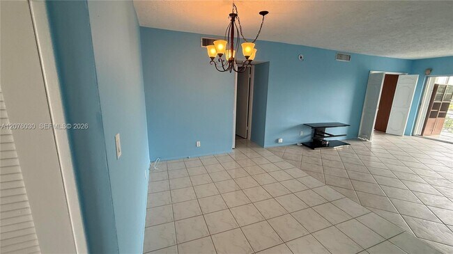 2751 N Palm Aire Dr Unidad 502