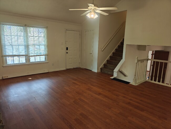 Photo - 1125 Memory Ln