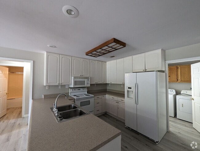 Building Photo - 642 Scoggins Rd Unit B Rental