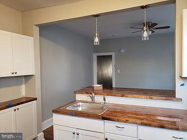 Photo - 5225 Spruce St