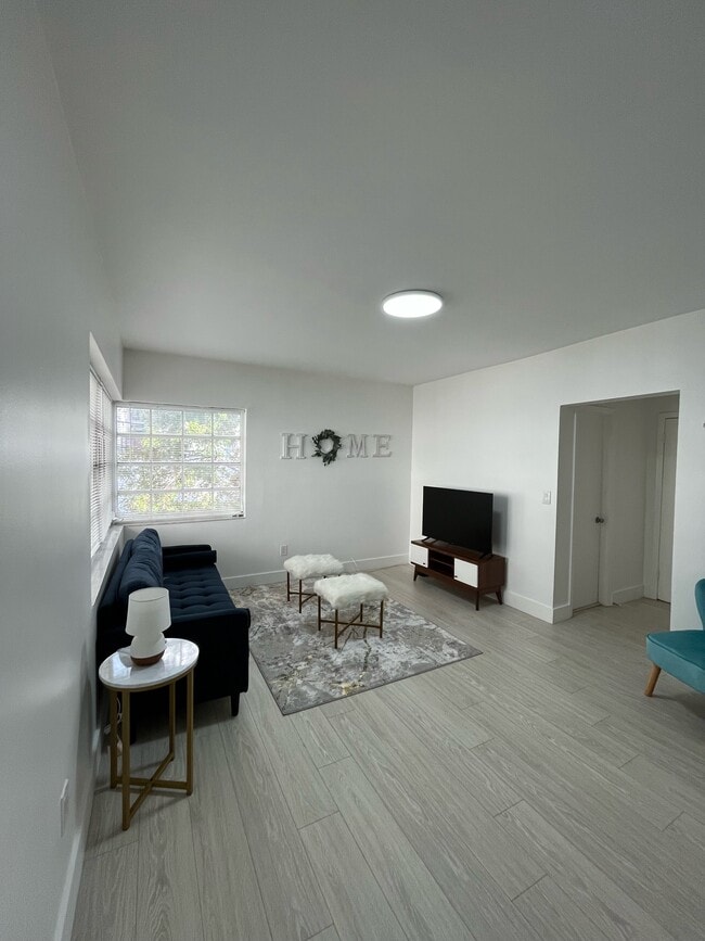 Building Photo - 631 Euclid Ave Unit 631 Euclid #8 Rental