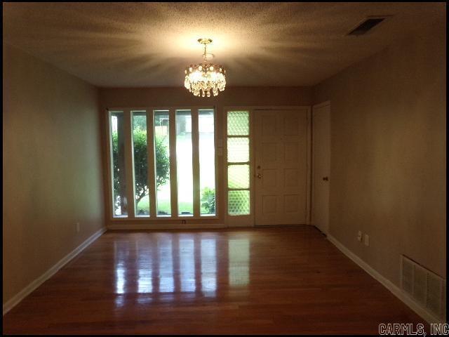 Photo - 10 Overby Cir