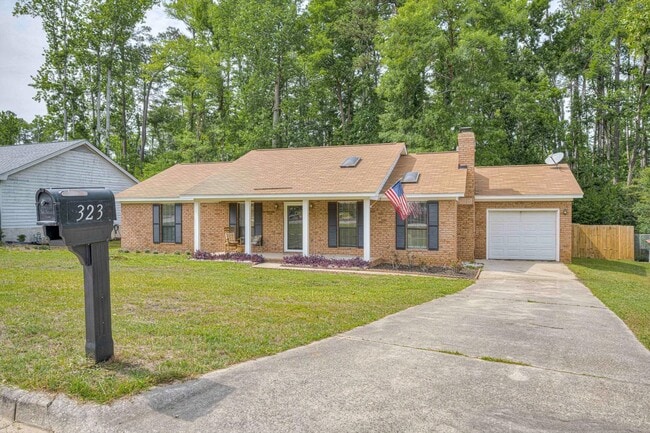 Photo - 323 Forest Ct