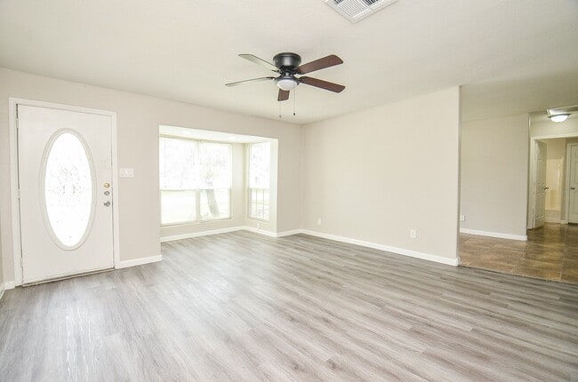 Photo - 2110 Pickerton Dr