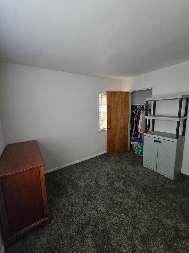 Photo - 323 Cherokee Ln