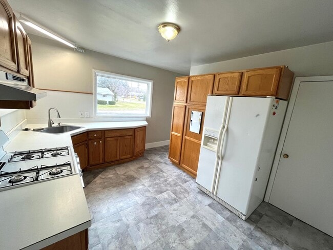 Photo - FIVE BEDROOM HOUSE !!. Just a four-minute ...