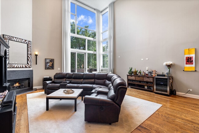 Photo - 2424 N Ashland Ave