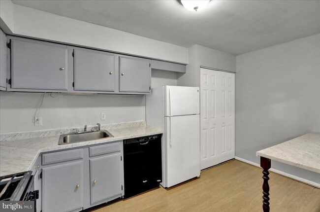 Photo - 2900 State Hill Rd Unit I-11