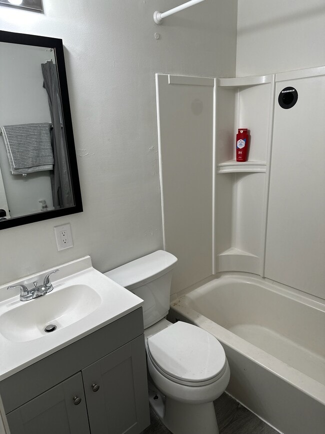 Baño - 1511 Sycamore St