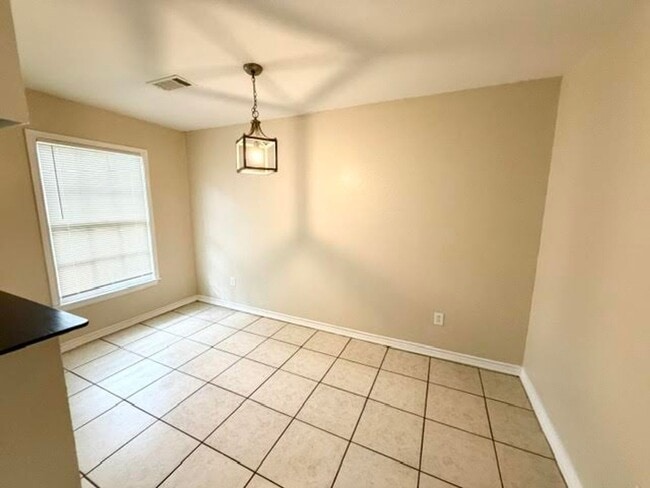 Photo - 3022 E Edmond Ave