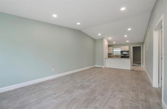 Photo - 1184 Woodman Way