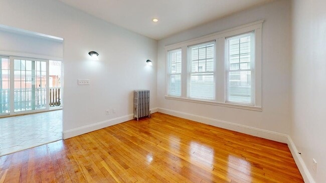 Building Photo - 202 Baker St Unit 2