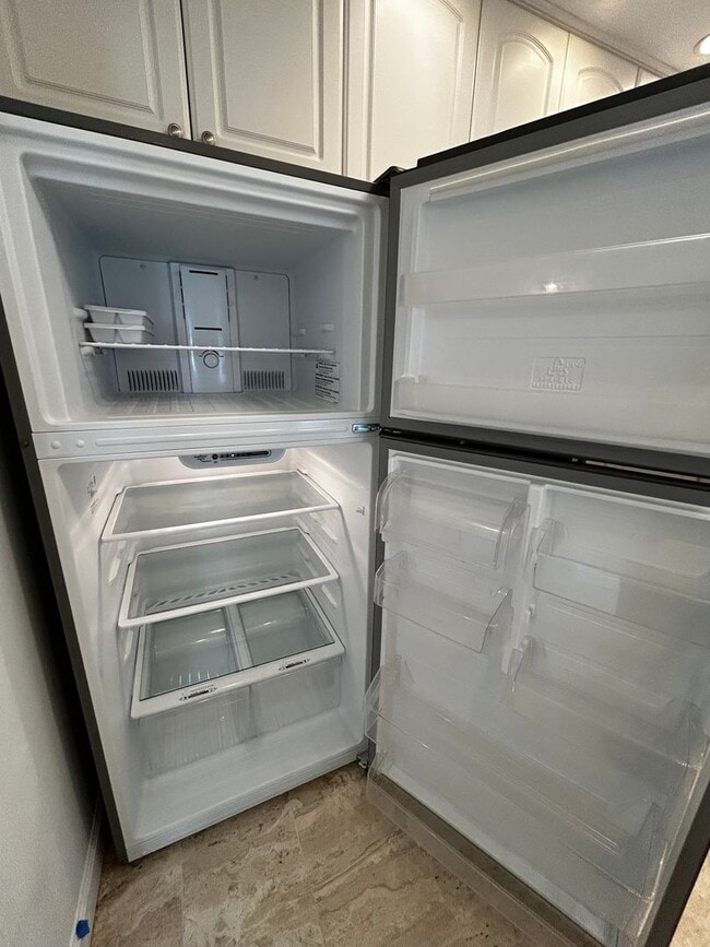 Photo - Large 1 Bedroom 1.5 Bath Condo - Steps from Fort Lauderdale Beach! Unit 302