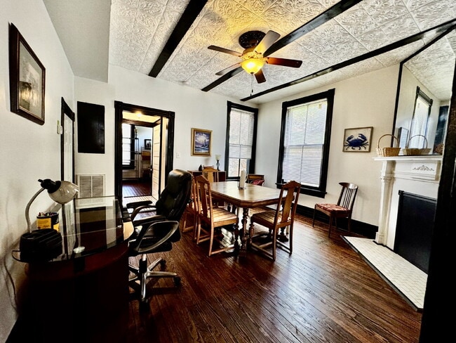 Photo - Fully Furnished 3 bed / 1.5 bath Historic Lynchburg Home near downtown.