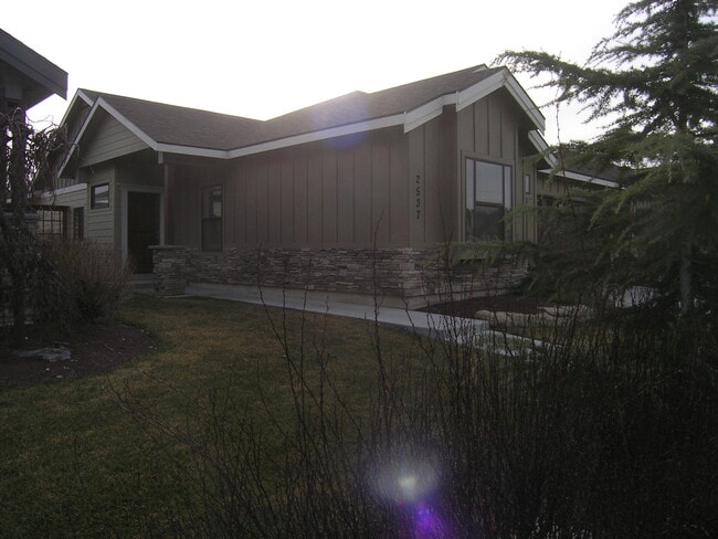 Photo - 2537 E Hidden Crk St