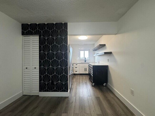 Photo - 2/1 Riverside Condo