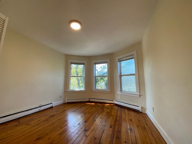 Photo - 86 Pleasant St Unidad 3