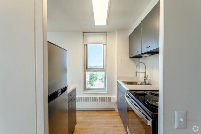 Studio - 450 SF