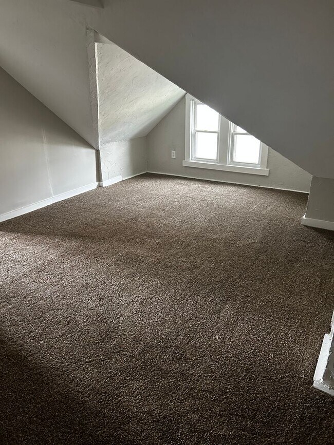 Cleveland East Side Single Home Rental House Rental in Cleveland, OH