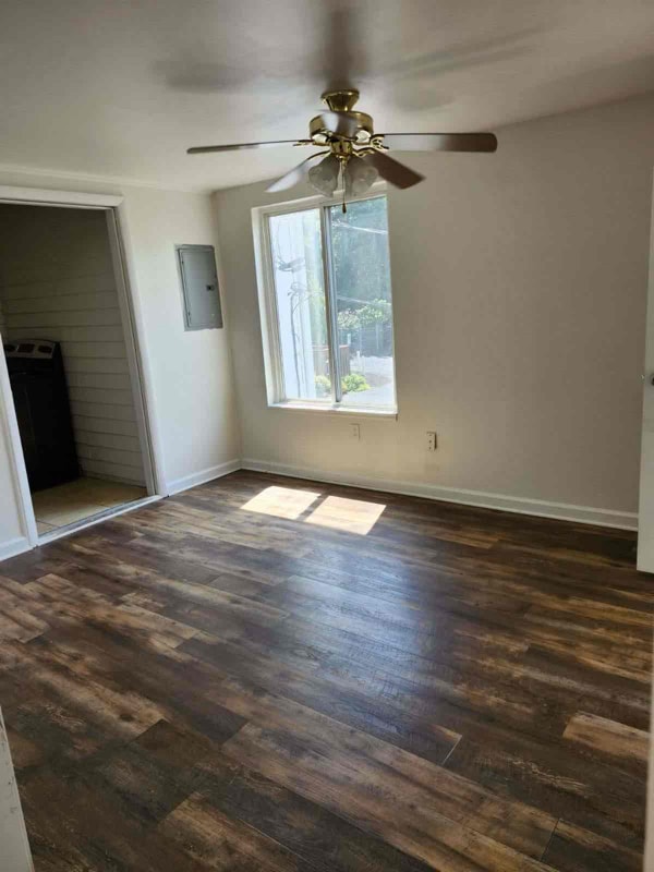 Building Photo - 126 E Main St Unit 4