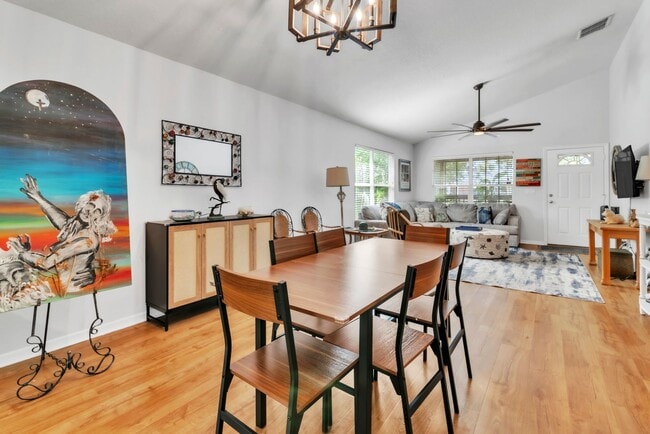 Photo - 406 Beltrees St