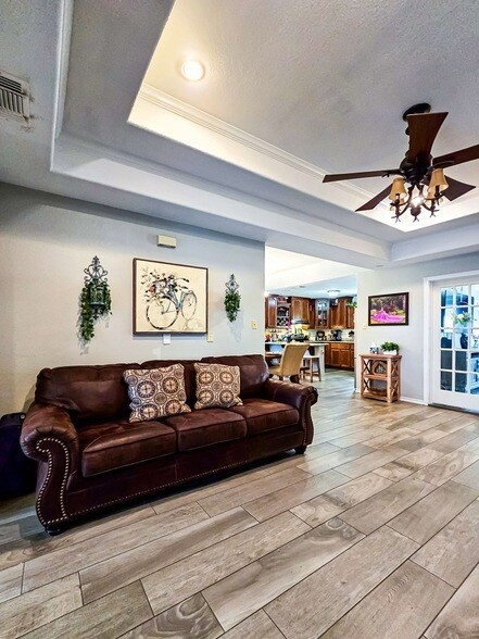 Photo - 2673 Crown View Drive