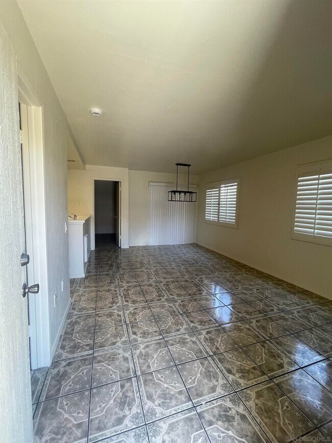 Photo - 2045 Dairy Mart Rd Unidad 1