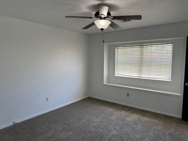 Photo - New paint, ready for move in, 3 bed 2 bath, 2 car in south OKC!