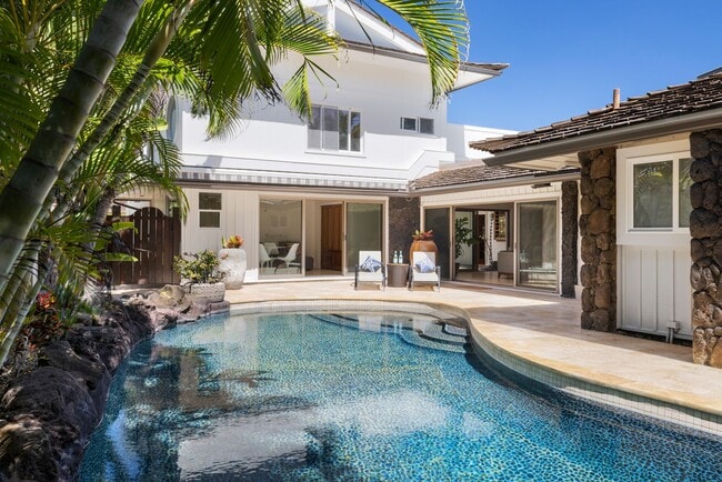 Photo - Large 6 Bedroom/5 Bathroom Home on Quiet Kailua Private Lane with Heated Pool and Spa Available 8...