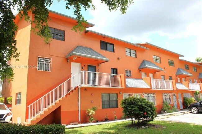 Photo - 2260 W 55th St Unit 2