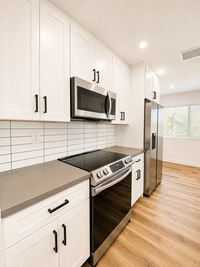 Photo - 212 S Arnaz Dr