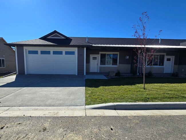 Building Photo - 6314/6316 Decker Lane Unit 6314 Decker Ln