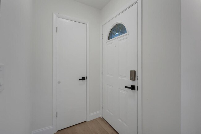 Photo - 1303 Charles St